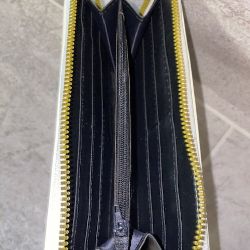 Hello Stitch Wallet - Picture 8 of 14